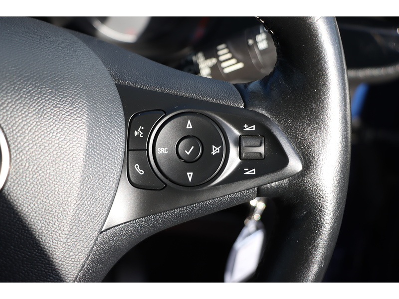 Vauxhall 1.2 TURBO SE PREMIUM HATCHBACK 5DR PETROL MANUAL HEATED SEATS SATNAV BLUETOOTH DAB RADIO PARKING AIDS 1 OWNER FROM NEW ONLY 29000 MILES FSH 3 SERVICES 72-74 Mitcham Road