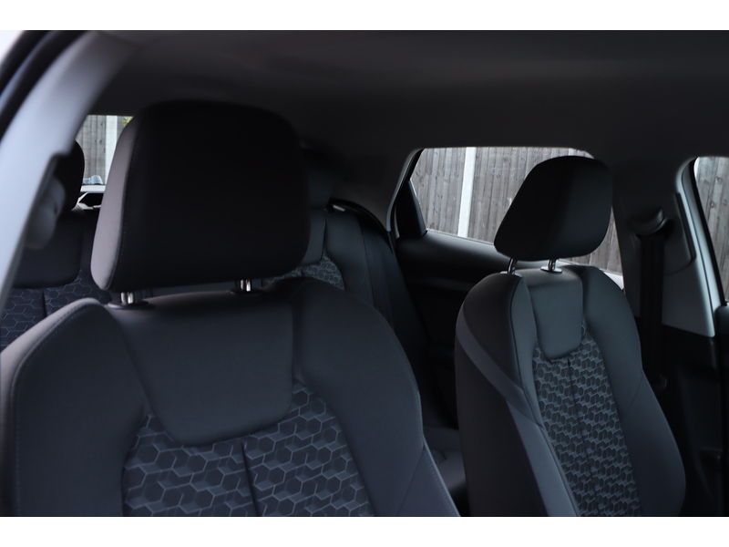 Audi 1.0 TFSI 25 SPORT SPORTBACK 5DR PETROL S TRONIC AUTO SATNAV BLUETOOTH DAB STEREO APPLE CARPLAY PARKING AIDS JUST 1 OWNER 70000 MILES SH NO ULEZ CHARGE 72-74 Mitcham Road