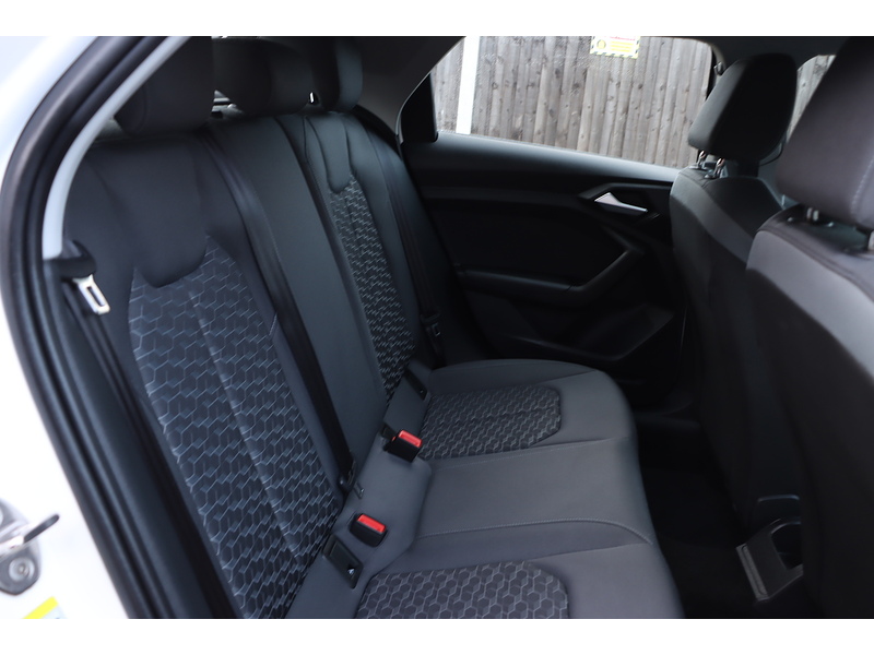 Audi 1.0 TFSI 25 SPORT SPORTBACK 5DR PETROL S TRONIC AUTO SATNAV BLUETOOTH DAB STEREO APPLE CARPLAY PARKING AIDS JUST 1 OWNER 70000 MILES SH NO ULEZ CHARGE 72-74 Mitcham Road