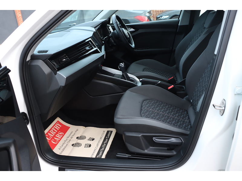 Audi 1.0 TFSI 25 SPORT SPORTBACK 5DR PETROL S TRONIC AUTO SATNAV BLUETOOTH DAB STEREO APPLE CARPLAY PARKING AIDS JUST 1 OWNER 70000 MILES SH NO ULEZ CHARGE 72-74 Mitcham Road