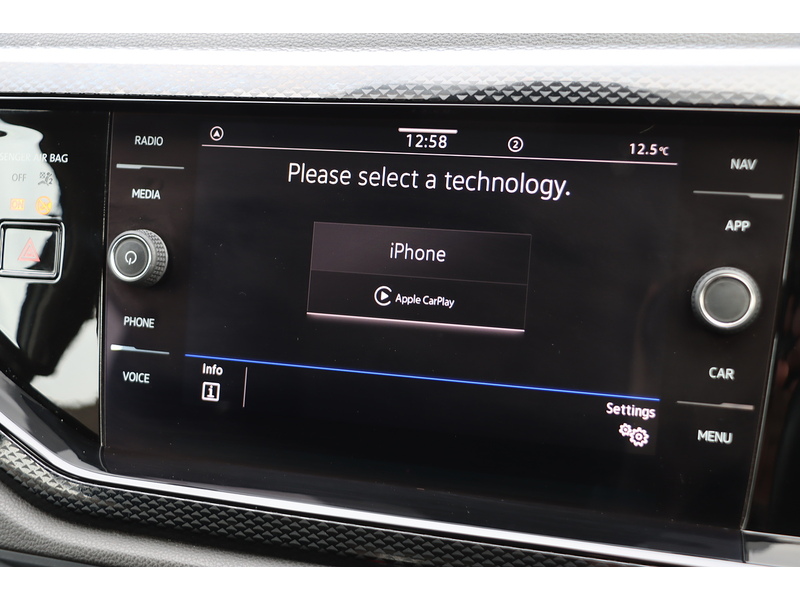 Volkswagen 1.0 EVO LIFE HATCHBACK 5DR PETROL MANUAL SATNAV BLUETOOTH DAB STEREO USB INPUT APPLE CARPLAY JUST 1 OWNER FROM NEW ONLY 49000 MILES FSH NO ULEZ CHARGE 72-74 Mitcham Road