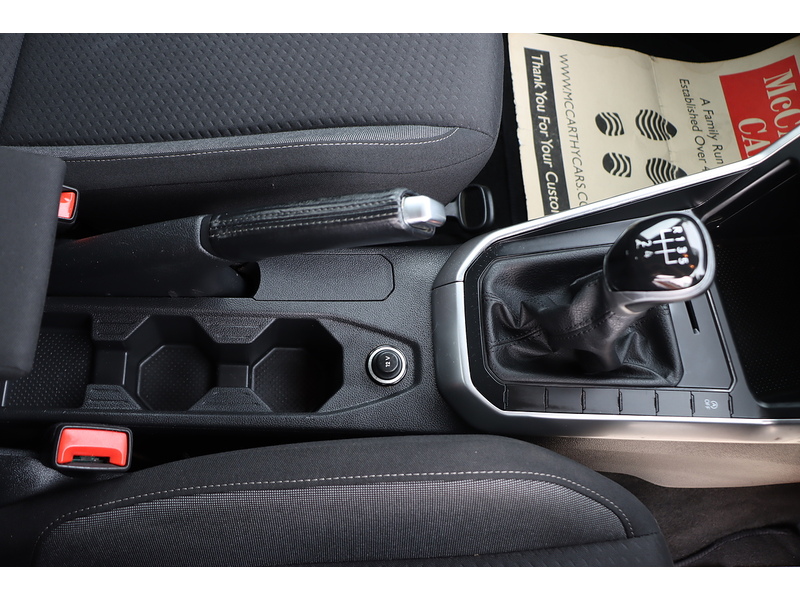 Volkswagen 1.0 EVO LIFE HATCHBACK 5DR PETROL MANUAL SATNAV BLUETOOTH DAB STEREO USB INPUT APPLE CARPLAY JUST 1 OWNER FROM NEW ONLY 49000 MILES FSH NO ULEZ CHARGE 72-74 Mitcham Road