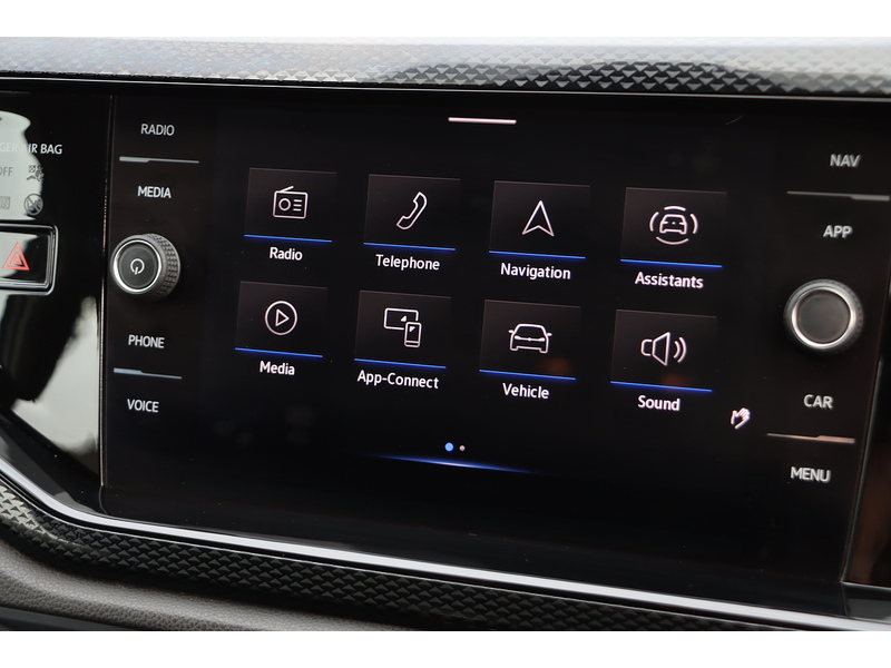 Volkswagen 1.0 EVO LIFE HATCHBACK 5DR PETROL MANUAL SATNAV BLUETOOTH DAB STEREO USB INPUT APPLE CARPLAY JUST 1 OWNER FROM NEW ONLY 49000 MILES FSH NO ULEZ CHARGE 72-74 Mitcham Road