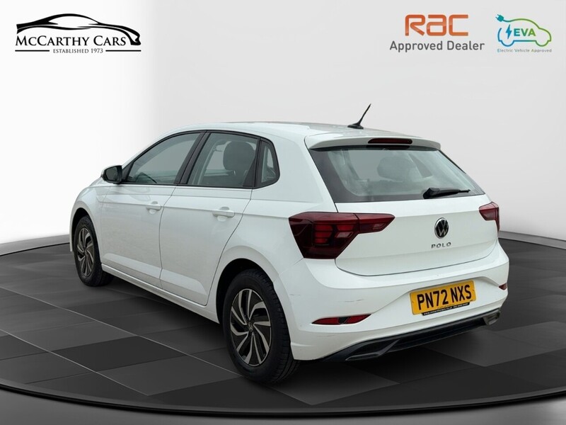 Volkswagen 1.0 EVO LIFE HATCHBACK 5DR PETROL MANUAL SATNAV BLUETOOTH DAB STEREO USB INPUT APPLE CARPLAY JUST 1 OWNER FROM NEW ONLY 49000 MILES FSH NO ULEZ CHARGE 72-74 Mitcham Road