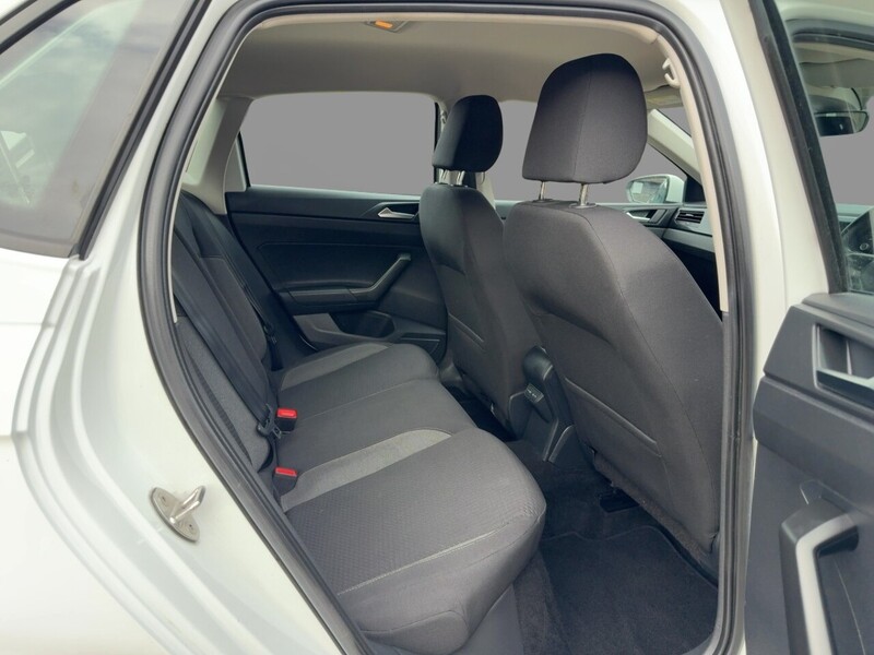 Volkswagen 1.0 EVO LIFE HATCHBACK 5DR PETROL MANUAL SATNAV BLUETOOTH DAB STEREO USB INPUT APPLE CARPLAY JUST 1 OWNER FROM NEW ONLY 49000 MILES FSH NO ULEZ CHARGE 72-74 Mitcham Road