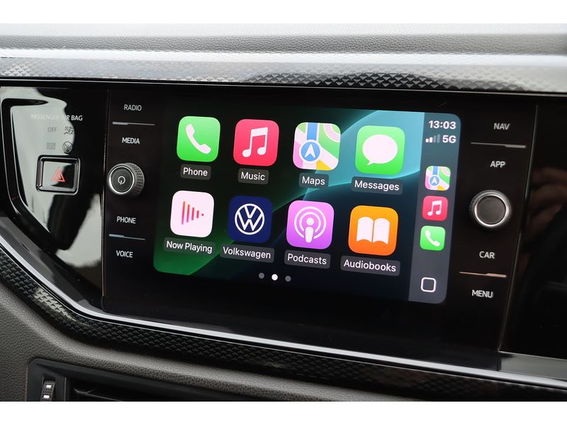 Volkswagen 1.0 EVO LIFE HATCHBACK 5DR PETROL MANUAL SATNAV BLUETOOTH DAB STEREO USB INPUT APPLE CARPLAY JUST 1 OWNER FROM NEW ONLY 49000 MILES FSH NO ULEZ CHARGE 72-74 Mitcham Road