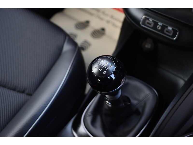 Fiat 1.0 FIREFLY TURBO MULTIAIR CROSS PLUS SUV 5DR PETROL MANUAL SAT NAV DAB STEREO APPLE CARPLAY REAR CAMERA PARKING AIDS ONLY 19000 MILES FSH 6 SERVICES 72-74 Mitcham Road