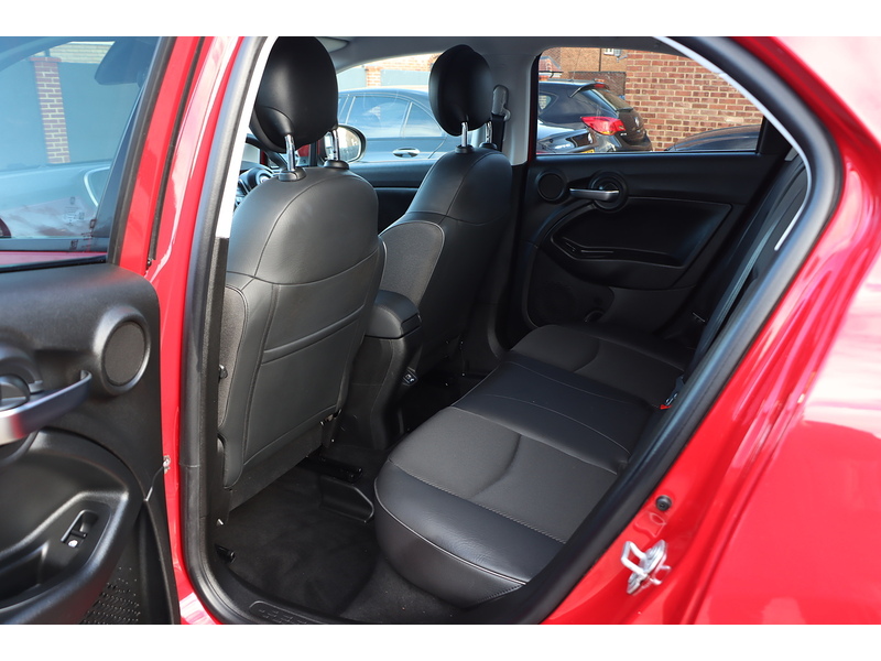 Fiat 1.0 FIREFLY TURBO MULTIAIR CROSS PLUS SUV 5DR PETROL MANUAL SAT NAV DAB STEREO APPLE CARPLAY REAR CAMERA PARKING AIDS ONLY 19000 MILES FSH 6 SERVICES 72-74 Mitcham Road