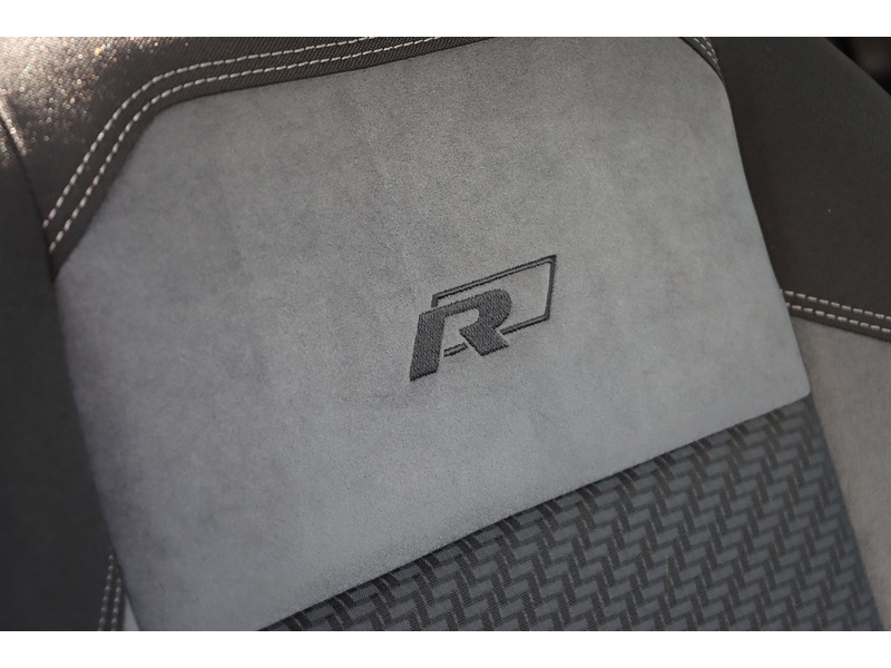 Volkswagen 1.0 TSI GPF R-LINE HATCHBACK 5DR PETROL DSG AUTO SAT NAV BLUETOOTH DAB STEREO USB INPUT APPLE CARPLAY PARKING AIDS ONLY 30000 MILES SH NO ULEZ CHARGE 72-74 Mitcham Road