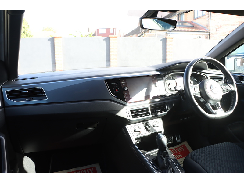 Volkswagen 1.0 TSI GPF R-LINE HATCHBACK 5DR PETROL DSG AUTO SAT NAV BLUETOOTH DAB STEREO USB INPUT APPLE CARPLAY PARKING AIDS ONLY 30000 MILES SH NO ULEZ CHARGE 72-74 Mitcham Road