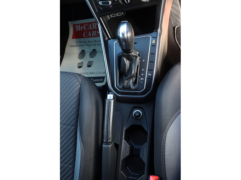 Volkswagen 1.0 TSI GPF R-LINE HATCHBACK 5DR PETROL DSG AUTO SAT NAV BLUETOOTH DAB STEREO USB INPUT APPLE CARPLAY PARKING AIDS ONLY 30000 MILES SH NO ULEZ CHARGE 72-74 Mitcham Road