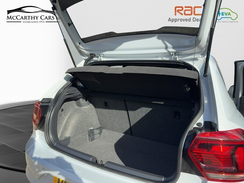 Volkswagen 1.0 TSI GPF R-LINE HATCHBACK 5DR PETROL DSG AUTO SAT NAV BLUETOOTH DAB STEREO USB INPUT APPLE CARPLAY PARKING AIDS ONLY 30000 MILES SH NO ULEZ CHARGE 72-74 Mitcham Road