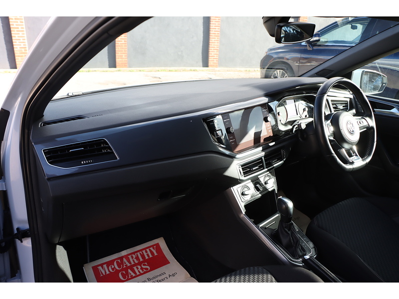 Volkswagen 1.0 TSI GPF R-LINE HATCHBACK 5DR PETROL DSG AUTO SAT NAV BLUETOOTH DAB STEREO USB INPUT APPLE CARPLAY PARKING AIDS ONLY 30000 MILES SH NO ULEZ CHARGE 72-74 Mitcham Road