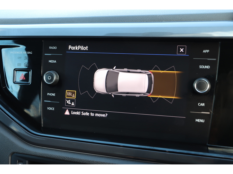 Volkswagen 1.0 TSI GPF R-LINE HATCHBACK 5DR PETROL DSG AUTO SAT NAV BLUETOOTH DAB STEREO USB INPUT APPLE CARPLAY PARKING AIDS ONLY 30000 MILES SH NO ULEZ CHARGE 72-74 Mitcham Road