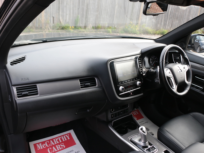 Mitsubishi 2.4H TWINMOTOR 13.8KWH DYNAMIC SUV 5DR PETROL PLUG-IN HYBRID CVT 4WD AUTO HEATED SEATS SATNAV BLUETOOTH APPLE CARPLAY REAR CAM 2 OWNERS 51000 MILES SH 72-74 Mitcham Road