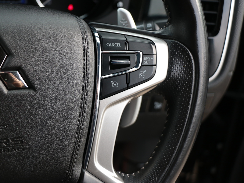 Mitsubishi 2.4H TWINMOTOR 13.8KWH DYNAMIC SUV 5DR PETROL PLUG-IN HYBRID CVT 4WD AUTO HEATED SEATS SATNAV BLUETOOTH APPLE CARPLAY REAR CAM 2 OWNERS 51000 MILES SH 72-74 Mitcham Road