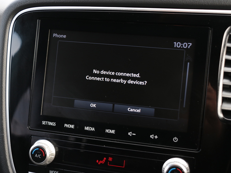 Mitsubishi 2.4H TWINMOTOR 13.8KWH DYNAMIC SUV 5DR PETROL PLUG-IN HYBRID CVT 4WD AUTO HEATED SEATS SATNAV BLUETOOTH APPLE CARPLAY REAR CAM 2 OWNERS 51000 MILES SH 72-74 Mitcham Road