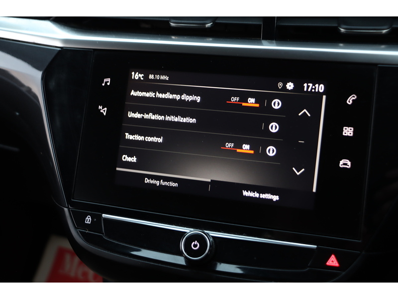 Vauxhall 1.2 ELITE HATCHBACK 5DR PETROL MANUAL HEATED SEATS SAT NAV BLUETOOTH APPLE CARPLAY REAR CAM PARKING AIDS JUST 2 OWNERS 41000 MILES FSH NO ULEZ CHARGE 72-74 Mitcham Road