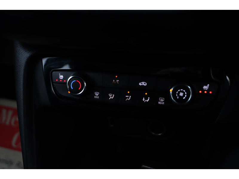 Vauxhall 1.2 ELITE HATCHBACK 5DR PETROL MANUAL HEATED SEATS SAT NAV BLUETOOTH APPLE CARPLAY REAR CAM PARKING AIDS JUST 2 OWNERS 41000 MILES FSH NO ULEZ CHARGE 72-74 Mitcham Road