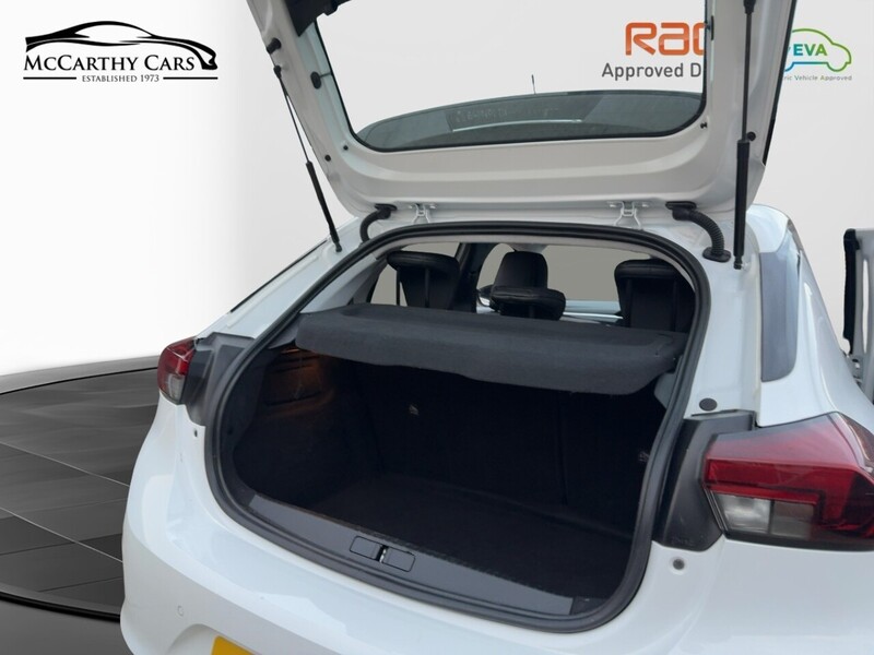 Vauxhall 1.2 ELITE HATCHBACK 5DR PETROL MANUAL HEATED SEATS SAT NAV BLUETOOTH APPLE CARPLAY REAR CAM PARKING AIDS JUST 2 OWNERS 41000 MILES FSH NO ULEZ CHARGE 72-74 Mitcham Road