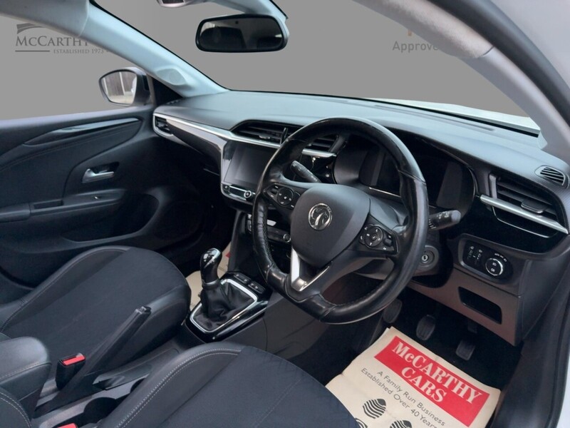 Vauxhall 1.2 ELITE HATCHBACK 5DR PETROL MANUAL HEATED SEATS SAT NAV BLUETOOTH APPLE CARPLAY REAR CAM PARKING AIDS JUST 2 OWNERS 41000 MILES FSH NO ULEZ CHARGE 72-74 Mitcham Road