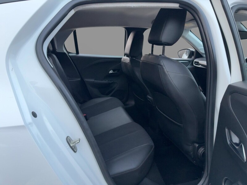 Vauxhall 1.2 ELITE HATCHBACK 5DR PETROL MANUAL HEATED SEATS SAT NAV BLUETOOTH APPLE CARPLAY REAR CAM PARKING AIDS JUST 2 OWNERS 41000 MILES FSH NO ULEZ CHARGE 72-74 Mitcham Road