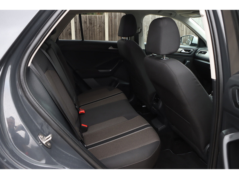 Volkswagen 1.5 TSI GPF EVO DESIGN SUV 5DR PETROL DSG AUTO SATNAV BLUETOOTH DAB STEREO APPLE CARPLAY PARKING AIDS JUST 2 OWNERS ONLY 28000 MILES SH NO ULEZ CHARGE 72-74 Mitcham Road