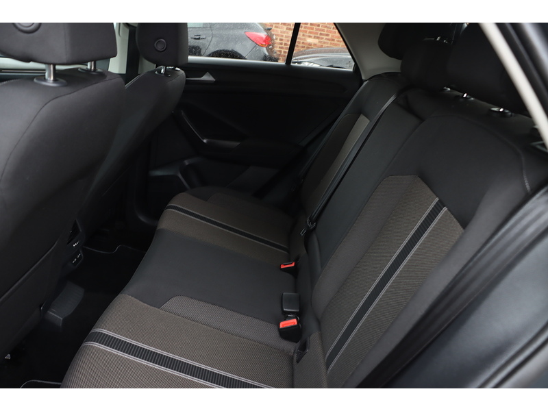 Volkswagen 1.5 TSI GPF EVO DESIGN SUV 5DR PETROL DSG AUTO SATNAV BLUETOOTH DAB STEREO APPLE CARPLAY PARKING AIDS JUST 2 OWNERS ONLY 28000 MILES SH NO ULEZ CHARGE 72-74 Mitcham Road