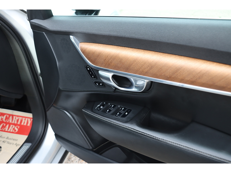 Volvo 2.0 D5 PowerPulse Inscription Saloon 4dr Diesel Auto AWD Euro 6 (s/s) (235 ps) 72-74 Mitcham Road