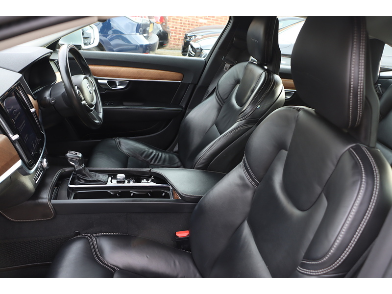 Volvo 2.0 D5 PowerPulse Inscription Saloon 4dr Diesel Auto AWD Euro 6 (s/s) (235 ps) 72-74 Mitcham Road