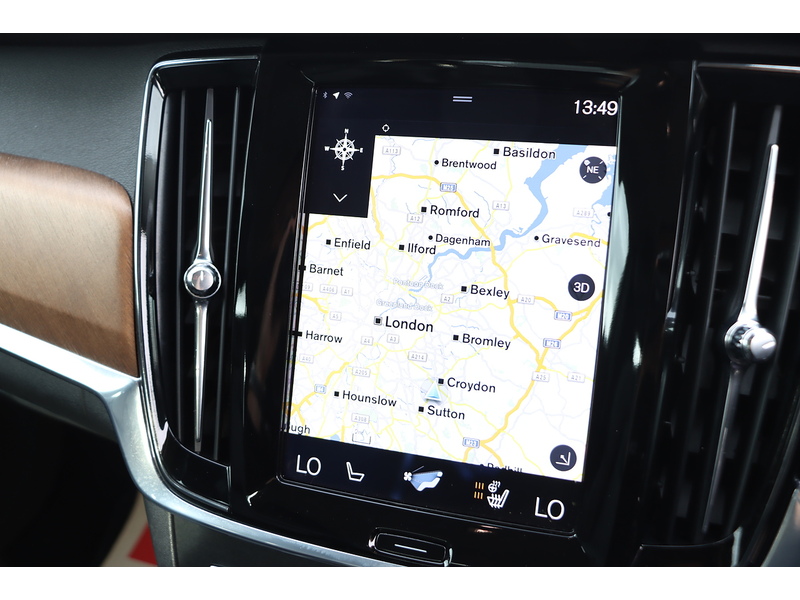 Volvo 2.0 D5 PowerPulse Inscription Saloon 4dr Diesel Auto AWD Euro 6 (s/s) (235 ps) 72-74 Mitcham Road