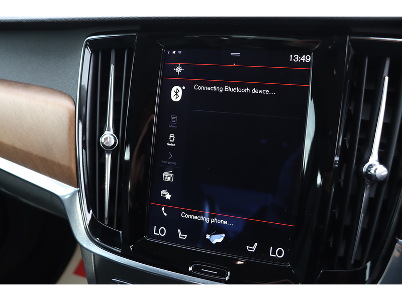 Volvo 2.0 D5 PowerPulse Inscription Saloon 4dr Diesel Auto AWD Euro 6 (s/s) (235 ps) 72-74 Mitcham Road