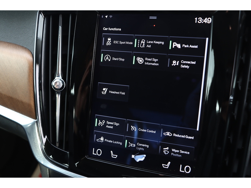 Volvo 2.0 D5 PowerPulse Inscription Saloon 4dr Diesel Auto AWD Euro 6 (s/s) (235 ps) 72-74 Mitcham Road