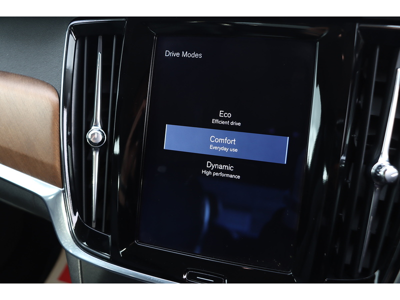 Volvo 2.0 D5 PowerPulse Inscription Saloon 4dr Diesel Auto AWD Euro 6 (s/s) (235 ps) 72-74 Mitcham Road