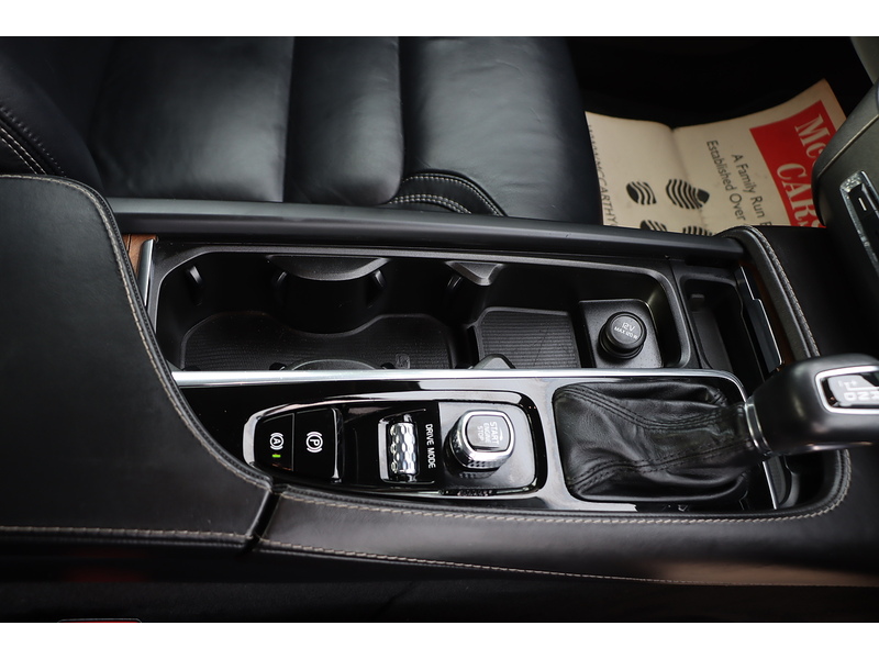 Volvo 2.0 D5 PowerPulse Inscription Saloon 4dr Diesel Auto AWD Euro 6 (s/s) (235 ps) 72-74 Mitcham Road