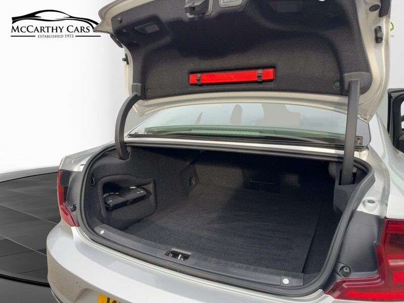 Volvo 2.0 D5 PowerPulse Inscription Saloon 4dr Diesel Auto AWD Euro 6 (s/s) (235 ps) 72-74 Mitcham Road