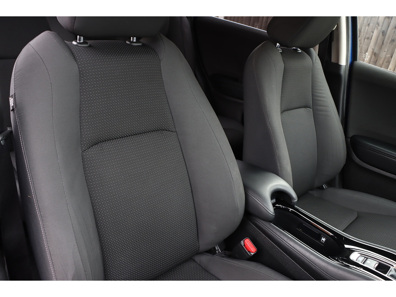 Honda 1.5 I-VTEC SE SUV 5DR PETROL CVT AUTO SAT NAV BLUETOOTH DAB STEREO REAR CAMERA PARKING AIDS JUST 2 OWNERS SAME OWNER FOR 3 YEARS ONLY 81000 MILES SH 72-74 Mitcham Road