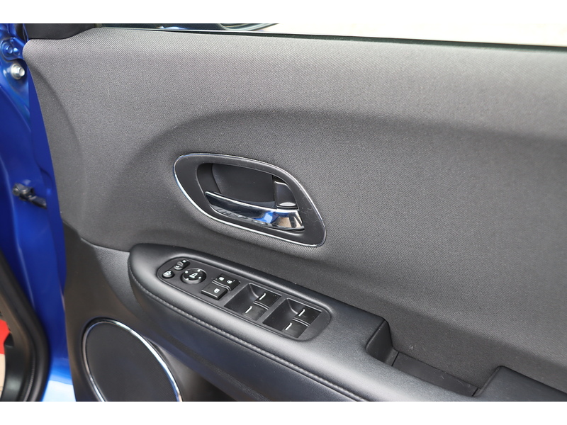 Honda 1.5 I-VTEC SE SUV 5DR PETROL CVT AUTO SAT NAV BLUETOOTH DAB STEREO REAR CAMERA PARKING AIDS JUST 2 OWNERS SAME OWNER FOR 3 YEARS ONLY 81000 MILES SH 72-74 Mitcham Road