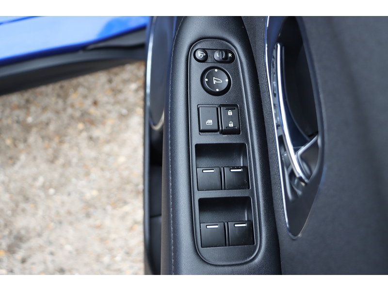 Honda 1.5 I-VTEC SE SUV 5DR PETROL CVT AUTO SAT NAV BLUETOOTH DAB STEREO REAR CAMERA PARKING AIDS JUST 2 OWNERS SAME OWNER FOR 3 YEARS ONLY 81000 MILES SH 72-74 Mitcham Road