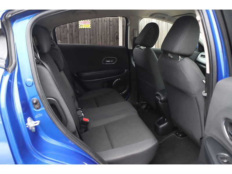 Honda 1.5 I-VTEC SE SUV 5DR PETROL CVT AUTO SAT NAV BLUETOOTH DAB STEREO REAR CAMERA PARKING AIDS JUST 2 OWNERS SAME OWNER FOR 3 YEARS ONLY 81000 MILES SH 72-74 Mitcham Road