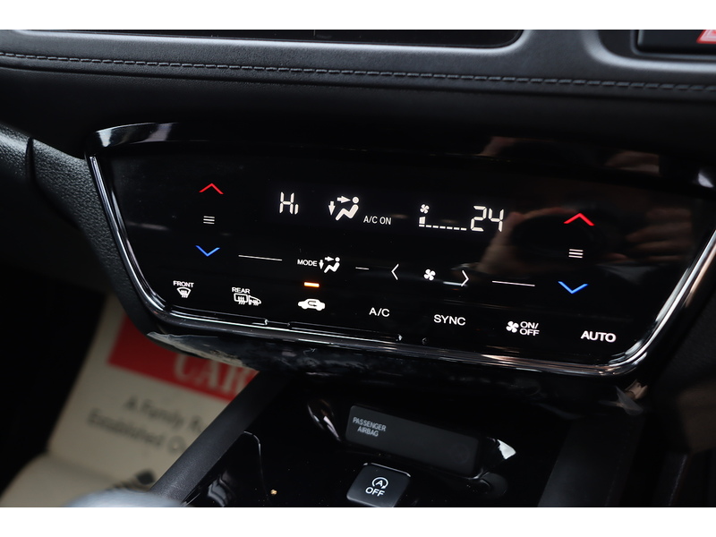 Honda 1.5 I-VTEC SE SUV 5DR PETROL CVT AUTO SAT NAV BLUETOOTH DAB STEREO REAR CAMERA PARKING AIDS JUST 2 OWNERS SAME OWNER FOR 3 YEARS ONLY 81000 MILES SH 72-74 Mitcham Road