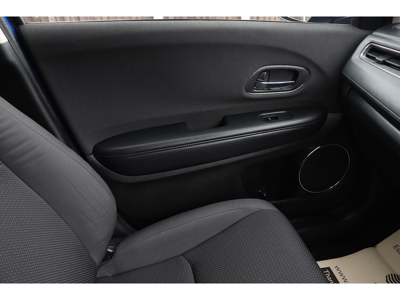 Honda 1.5 I-VTEC SE SUV 5DR PETROL CVT AUTO SAT NAV BLUETOOTH DAB STEREO REAR CAMERA PARKING AIDS JUST 2 OWNERS SAME OWNER FOR 3 YEARS ONLY 81000 MILES SH 72-74 Mitcham Road