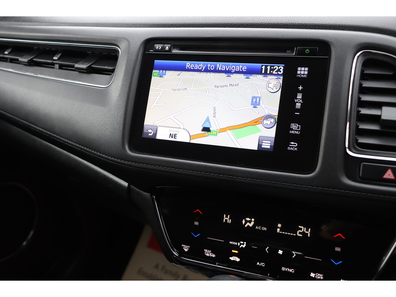 Honda 1.5 I-VTEC SE SUV 5DR PETROL CVT AUTO SAT NAV BLUETOOTH DAB STEREO REAR CAMERA PARKING AIDS JUST 2 OWNERS SAME OWNER FOR 3 YEARS ONLY 81000 MILES SH 72-74 Mitcham Road