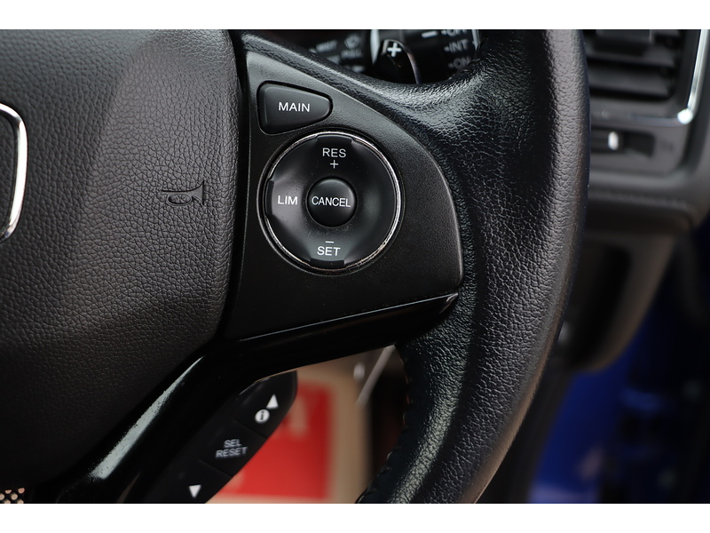 Honda 1.5 I-VTEC SE SUV 5DR PETROL CVT AUTO SAT NAV BLUETOOTH DAB STEREO REAR CAMERA PARKING AIDS JUST 2 OWNERS SAME OWNER FOR 3 YEARS ONLY 81000 MILES SH 72-74 Mitcham Road