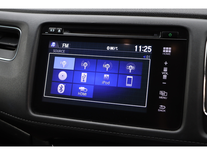 Honda 1.5 I-VTEC SE SUV 5DR PETROL CVT AUTO SAT NAV BLUETOOTH DAB STEREO REAR CAMERA PARKING AIDS JUST 2 OWNERS SAME OWNER FOR 3 YEARS ONLY 81000 MILES SH 72-74 Mitcham Road