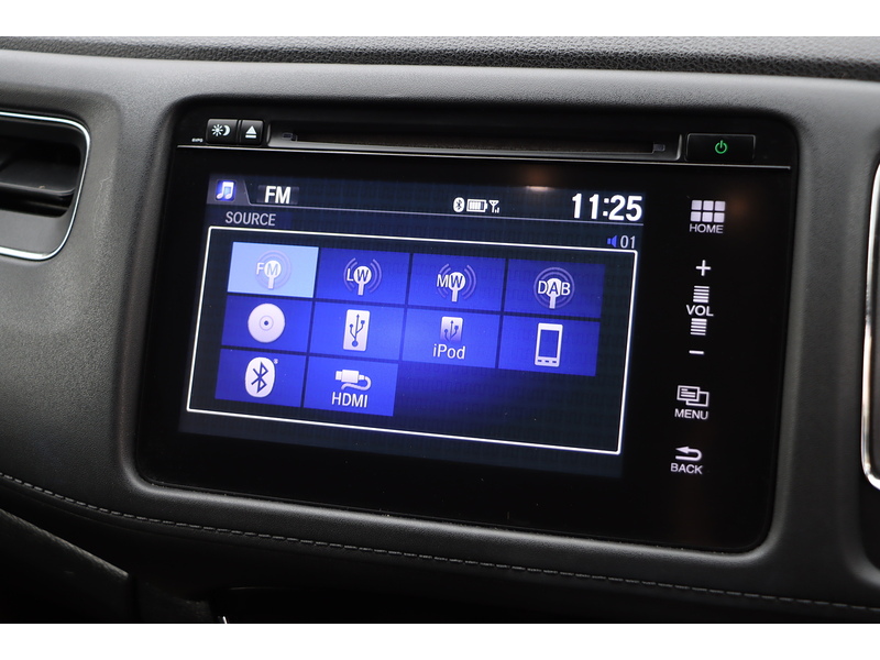 Honda 1.5 I-VTEC SE SUV 5DR PETROL CVT AUTO SAT NAV BLUETOOTH DAB STEREO REAR CAMERA PARKING AIDS JUST 2 OWNERS SAME OWNER FOR 3 YEARS ONLY 81000 MILES SH 72-74 Mitcham Road