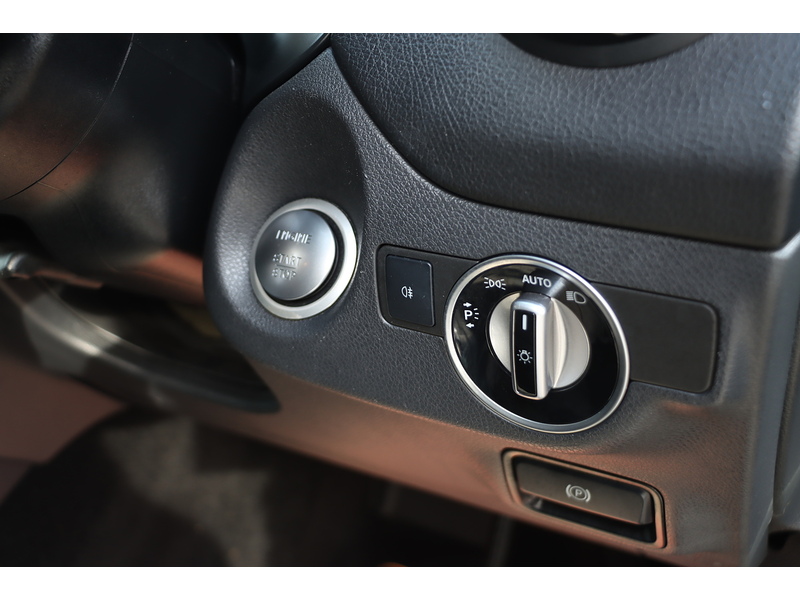 Mercedes-Benz GLA180 1.6 AMG LINE EDITION SUV 5DR PETROL 7G-DCT AUTO HEATED SEATS SAT NAV BLUETOOTH APPLE CARPLAY REAR CAM PARKING AIDS 2 OWNERS ONLY 35000 MILES SH 72-74 Mitcham Road