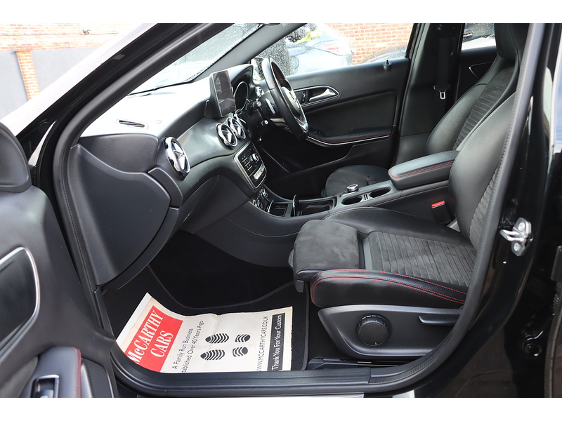 Mercedes-Benz GLA180 1.6 AMG LINE EDITION SUV 5DR PETROL 7G-DCT AUTO HEATED SEATS SAT NAV BLUETOOTH APPLE CARPLAY REAR CAM PARKING AIDS 2 OWNERS ONLY 35000 MILES SH 72-74 Mitcham Road