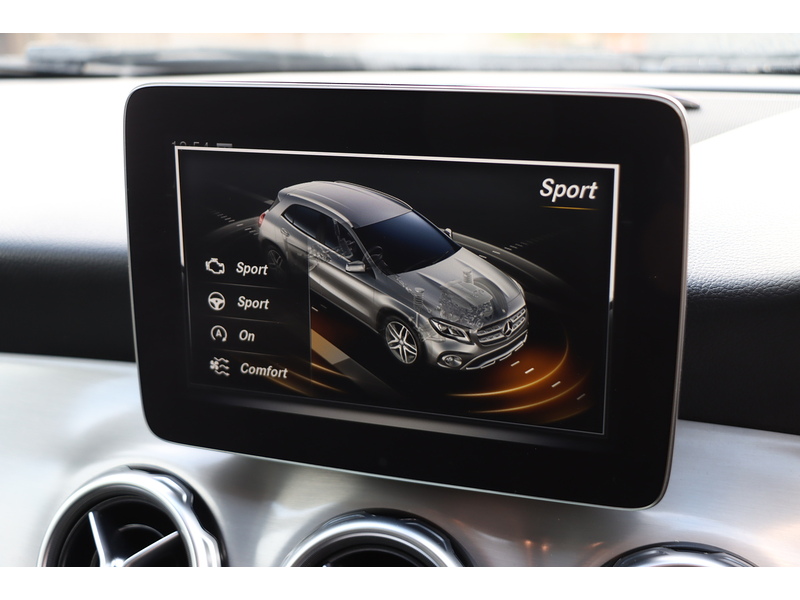 Mercedes-Benz GLA180 1.6 AMG LINE EDITION SUV 5DR PETROL 7G-DCT AUTO HEATED SEATS SAT NAV BLUETOOTH APPLE CARPLAY REAR CAM PARKING AIDS 2 OWNERS ONLY 35000 MILES SH 72-74 Mitcham Road