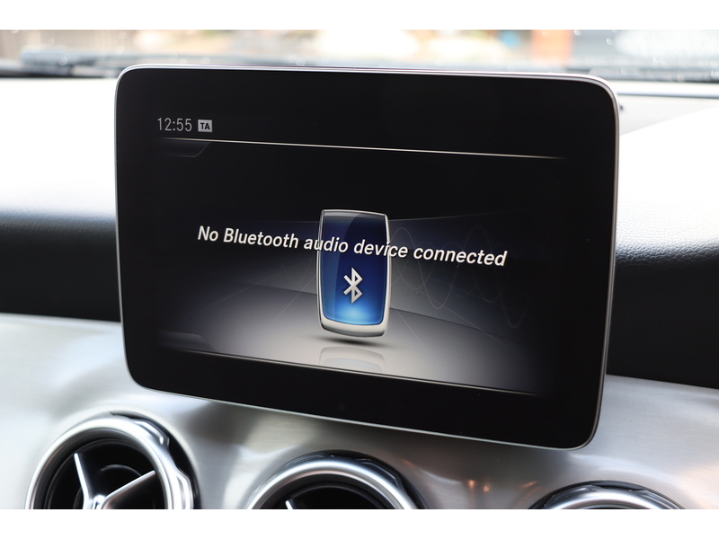 Mercedes-Benz GLA180 1.6 AMG LINE EDITION SUV 5DR PETROL 7G-DCT AUTO HEATED SEATS SAT NAV BLUETOOTH APPLE CARPLAY REAR CAM PARKING AIDS 2 OWNERS ONLY 35000 MILES SH 72-74 Mitcham Road